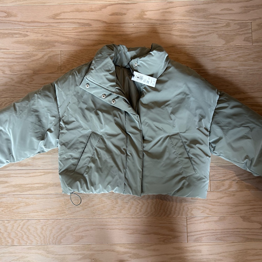 ✨NWT✨ Cropped Sage Green Garage Puffer